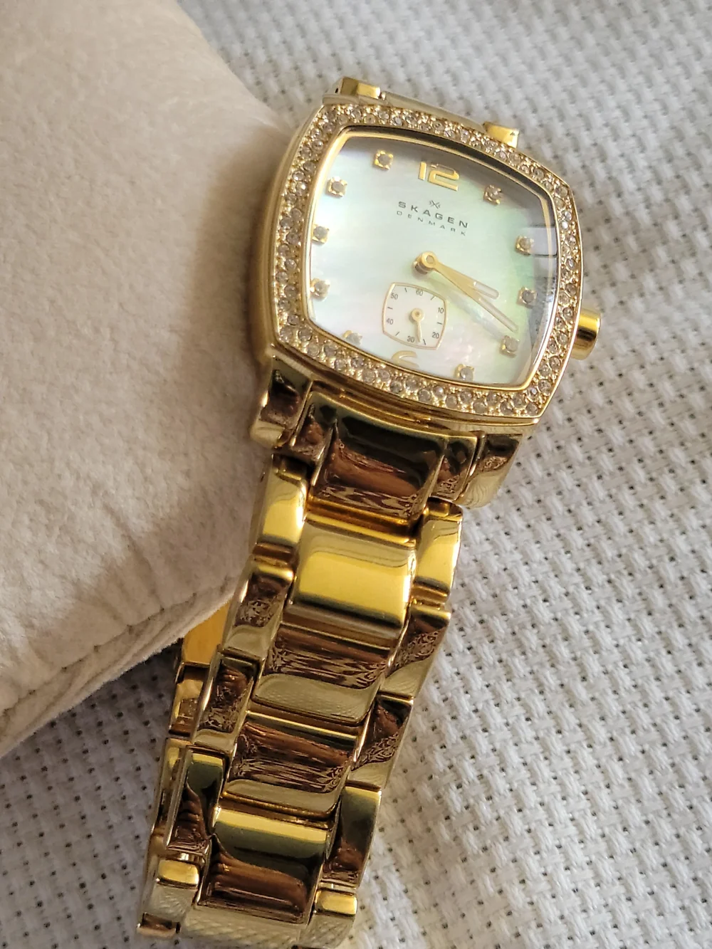 Skagen Denmark MOP Dial Swarovski Crystal Watch ($189 Original)